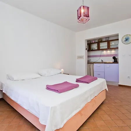 Rino شقة هفار