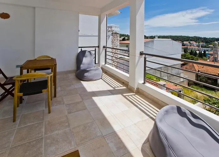 Rino Apartamento Hvar Town
